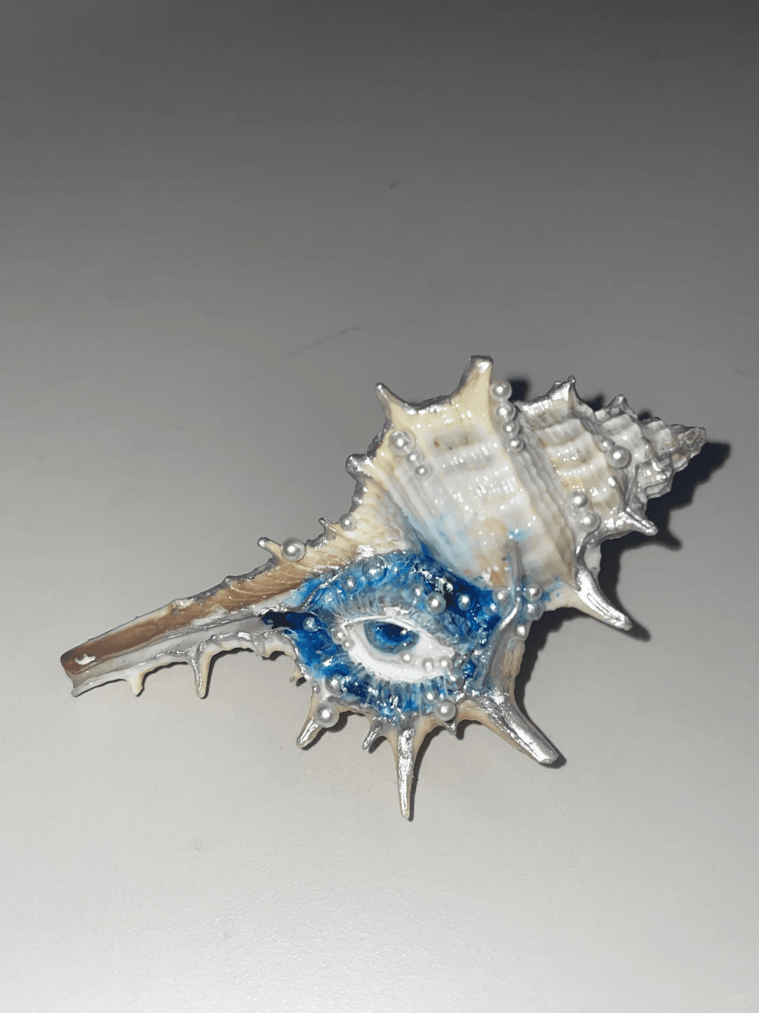 The Blue Sea’s Gaze – Handmade Conch Shell Eye Art Ornament - Awhisker