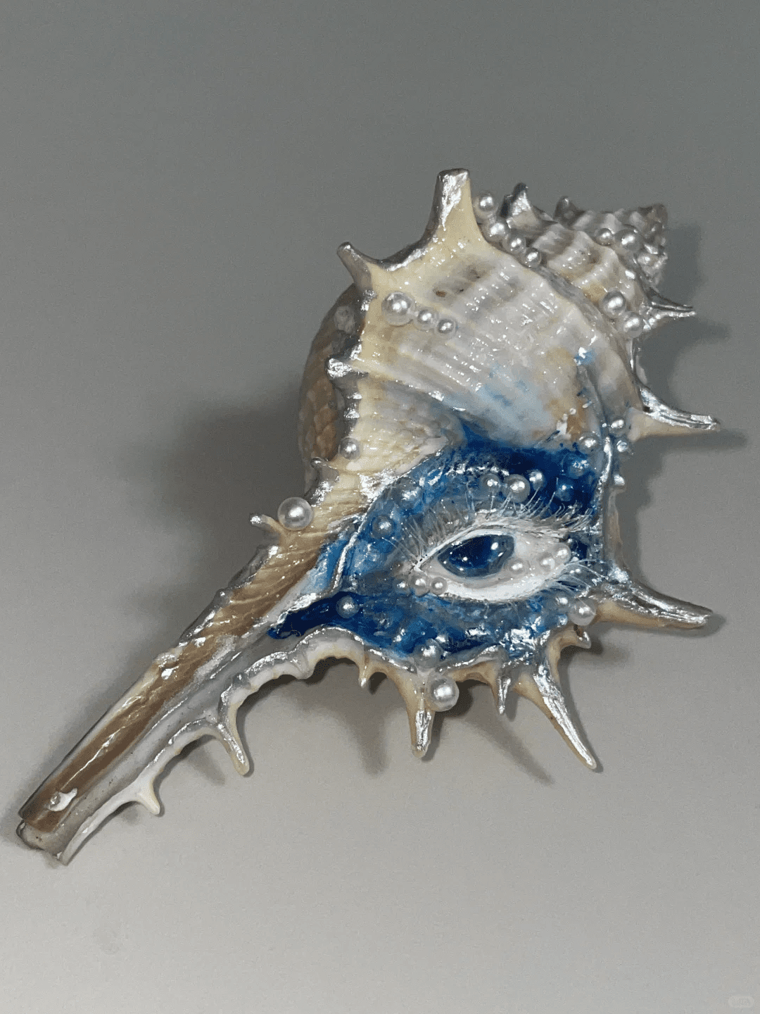 The Blue Sea’s Gaze – Handmade Conch Shell Eye Art Ornament - Awhisker
