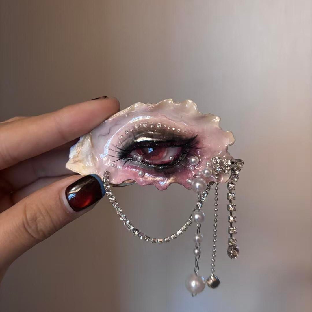 The Watching Shell – Artisan Shell Eye Brooch in Gothic Ocean Style - Awhisker