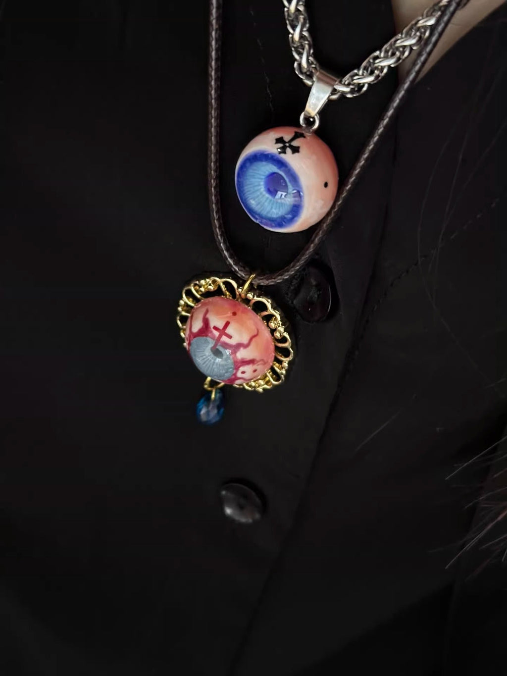 The Apostle's Crimson Tear — Cthulhu Gothic Eyeball Pendant Necklace - Awhisker