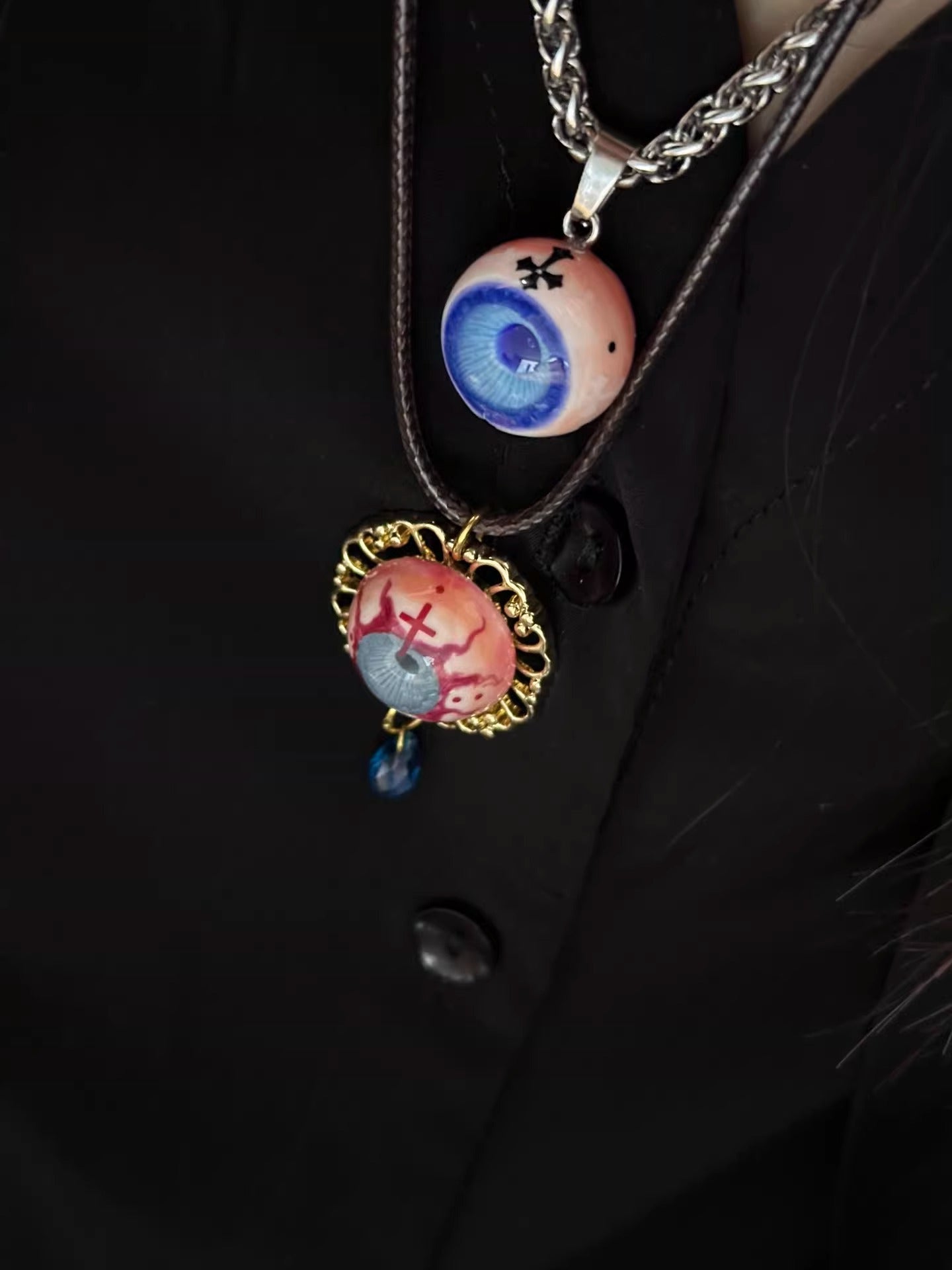 The Apostle's Crimson Tear — Cthulhu Gothic Eyeball Pendant Necklace - Awhisker