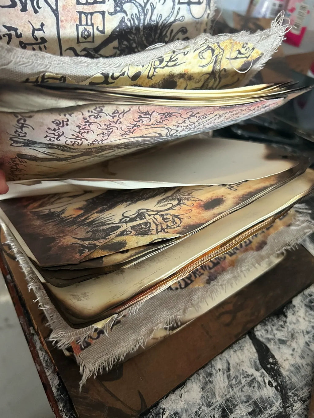 The Necronomicon Grimoire — Cthulhu Burned-Page Eldritch Relic - Awhisker