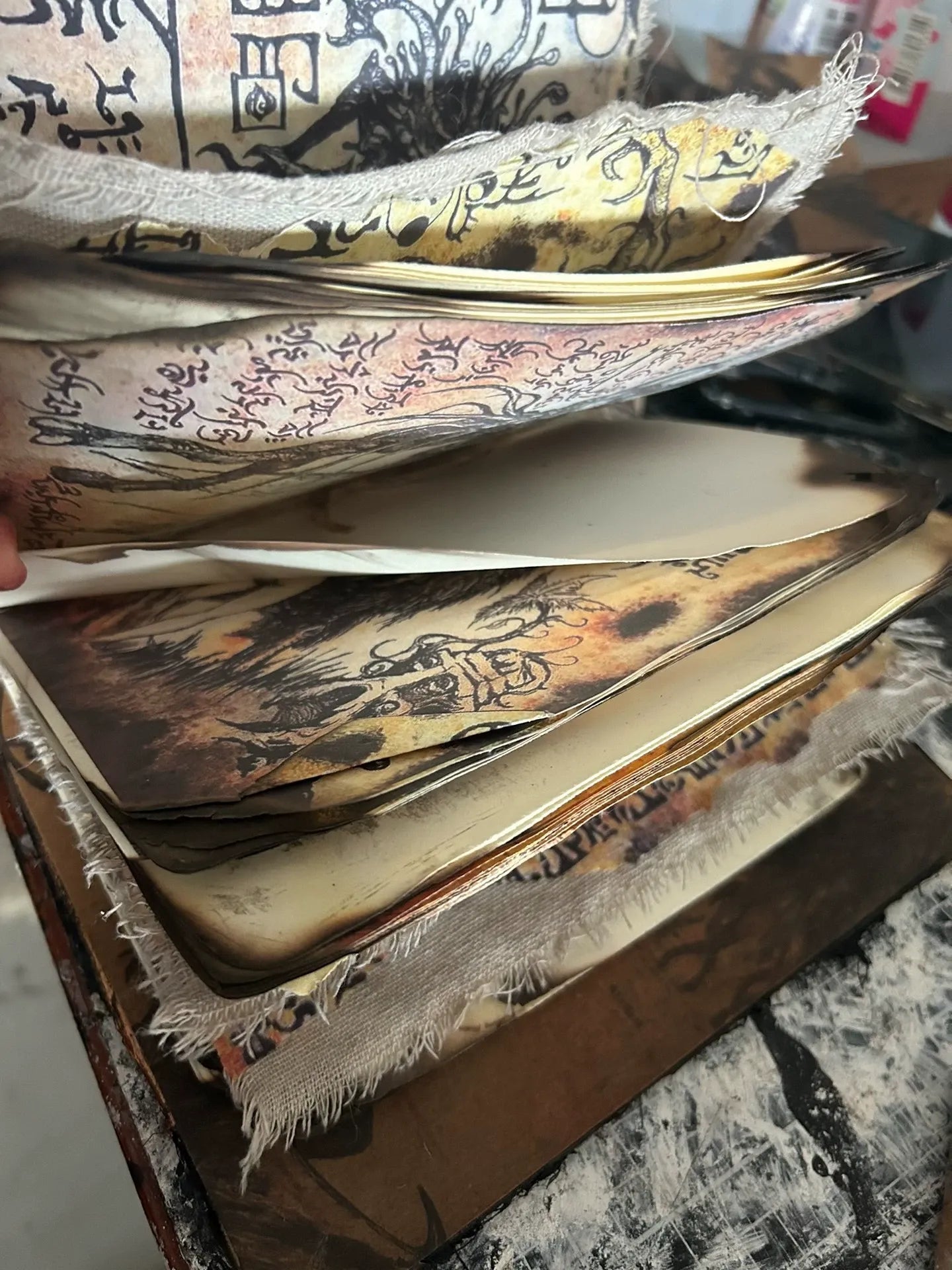 The Necronomicon Grimoire — Cthulhu Burned-Page Eldritch Relic - Awhisker