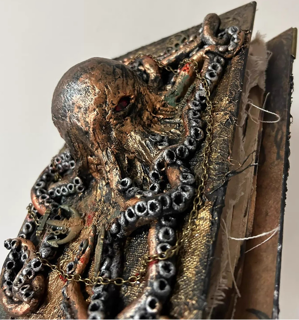 The Necronomicon Grimoire — Cthulhu Burned-Page Eldritch Relic - Awhisker