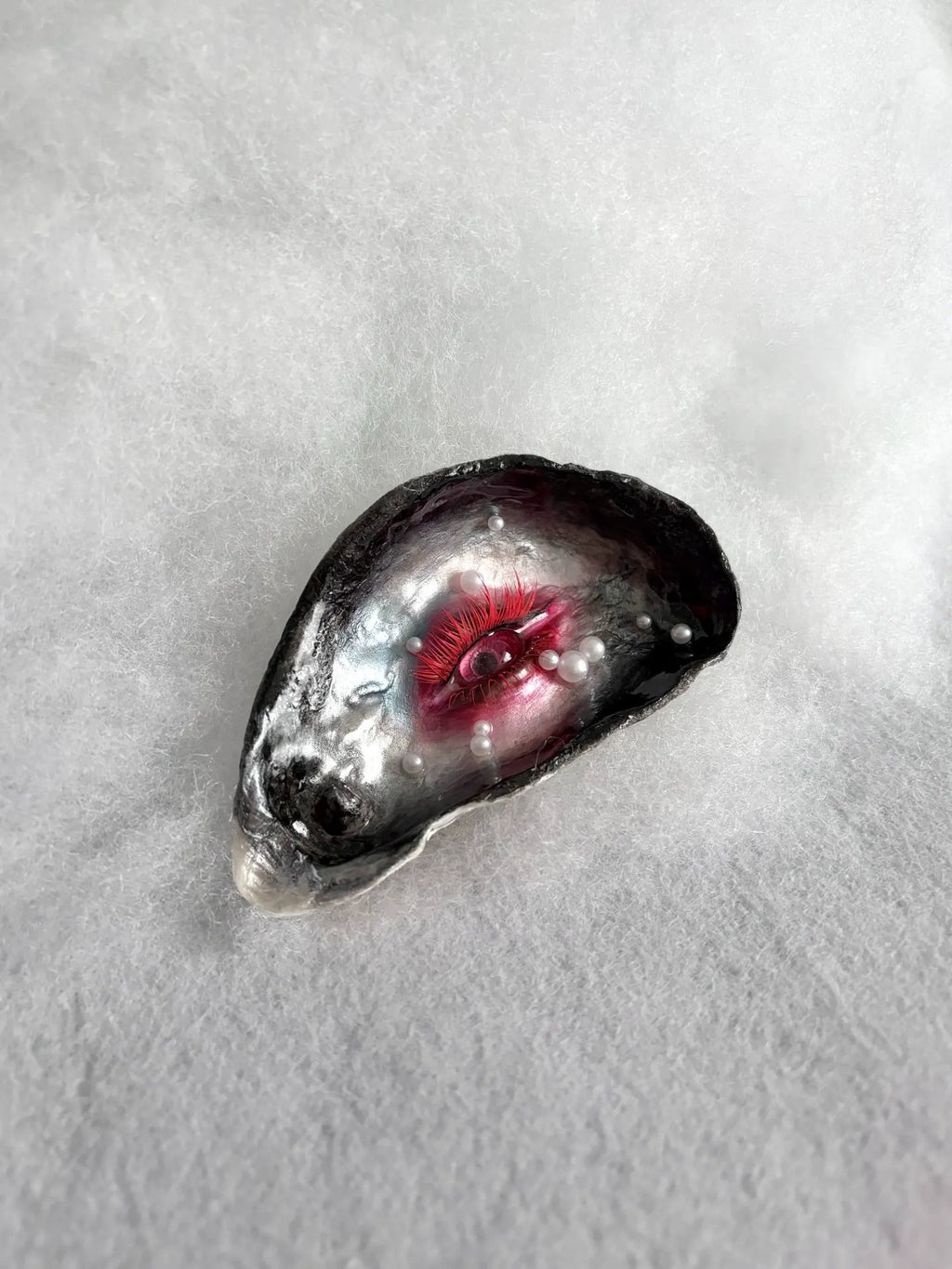 The Oyster Eye — Crimson Gaze Shell Relic, Scarlet Night - Awhisker