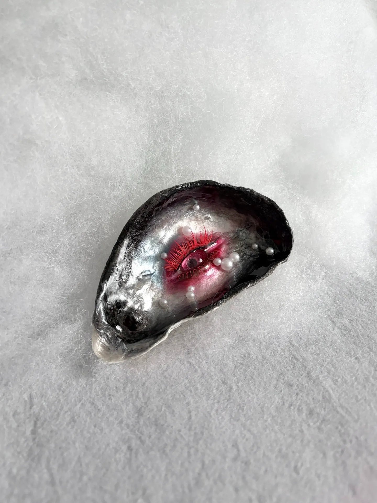 The Oyster Eye — Crimson Gaze Shell Relic, Scarlet Night - Awhisker