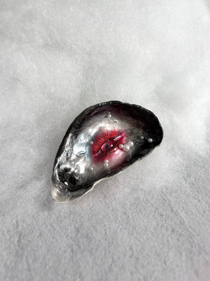 The Oyster Eye — Crimson Gaze Shell Relic, Scarlet Night - Awhisker